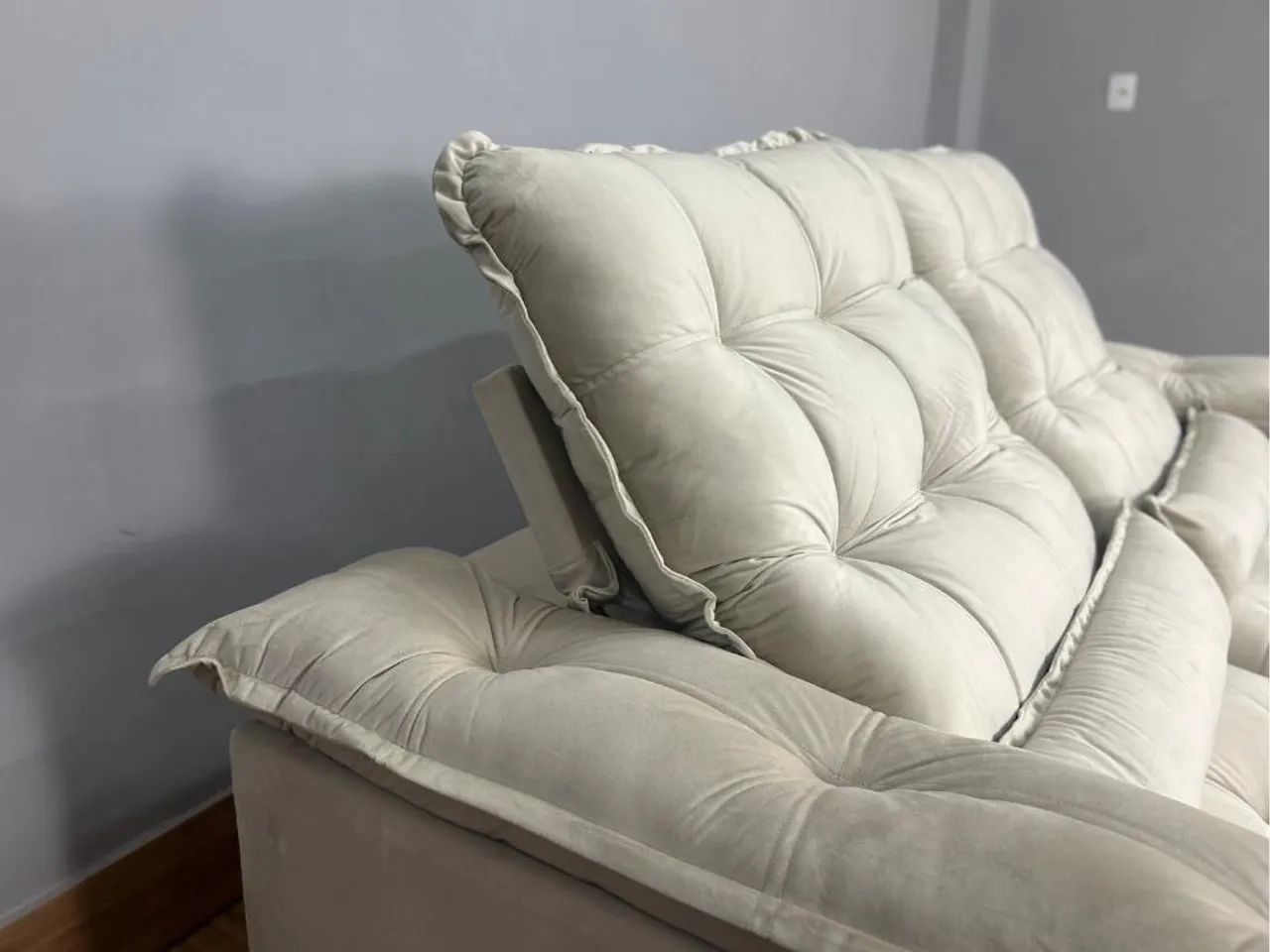 Sofá Retrátil e Reclinável Istambul 2.10m Veludo- Entrega Rápida - Foto 2