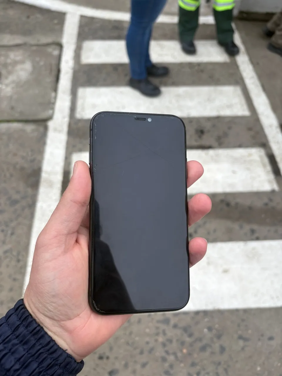 BAIXO CUSTO - IPhone 11 64gb - LEIA A DESCRIÇÃO