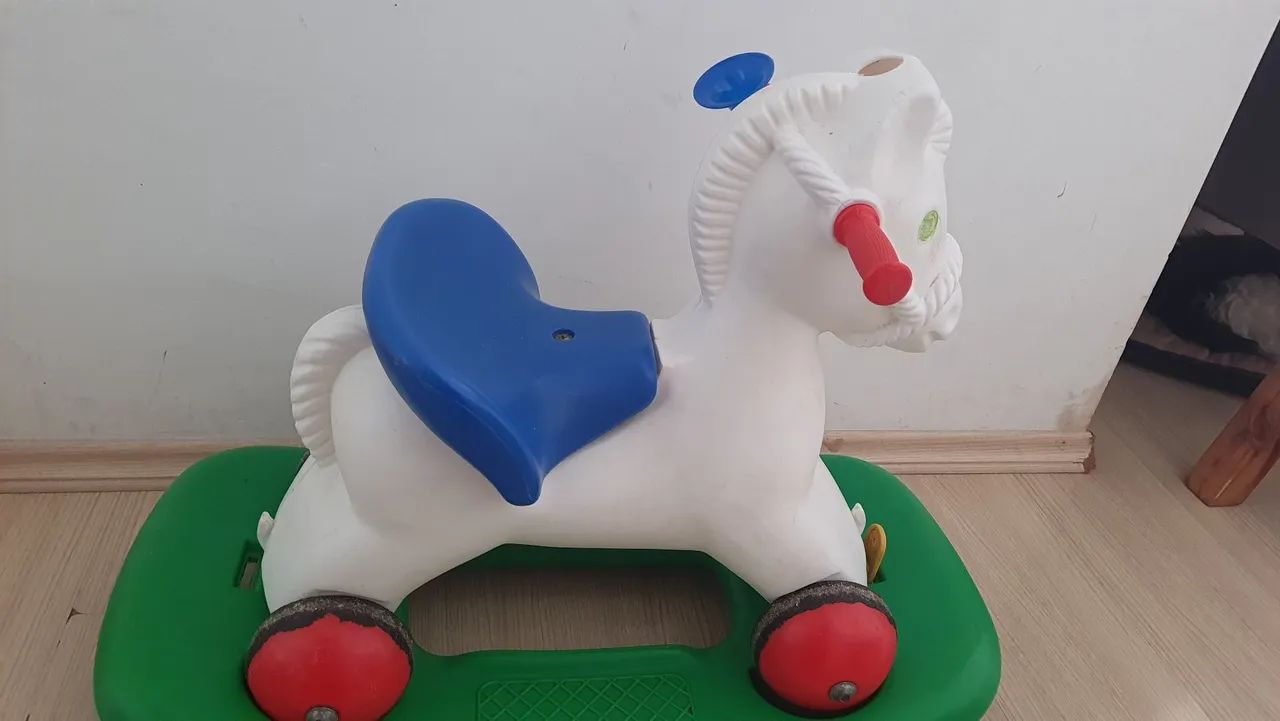 Motoca e cavalo de brinquedo - Foto 3