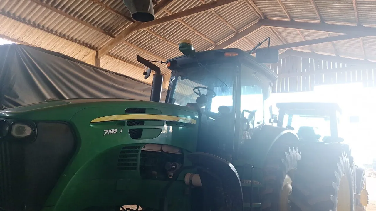 Trator John Deere ( 7195 )