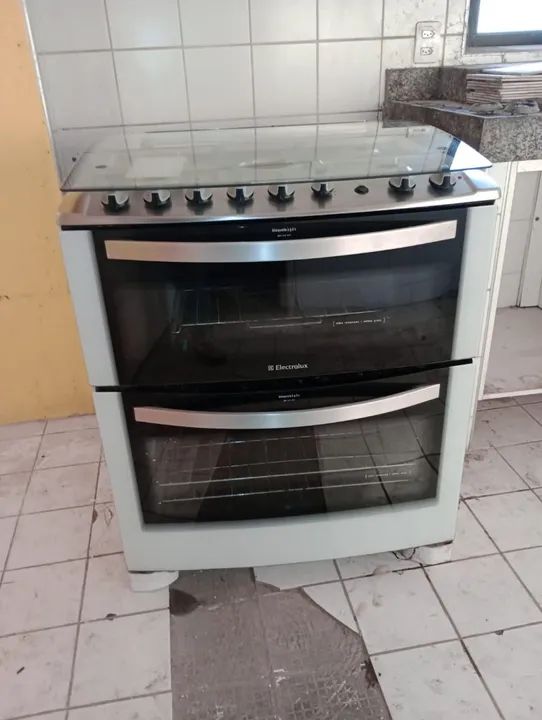 Fogão 4 Bocas Electrolux com Forno Duplo - Semi-Novo - Foto 3