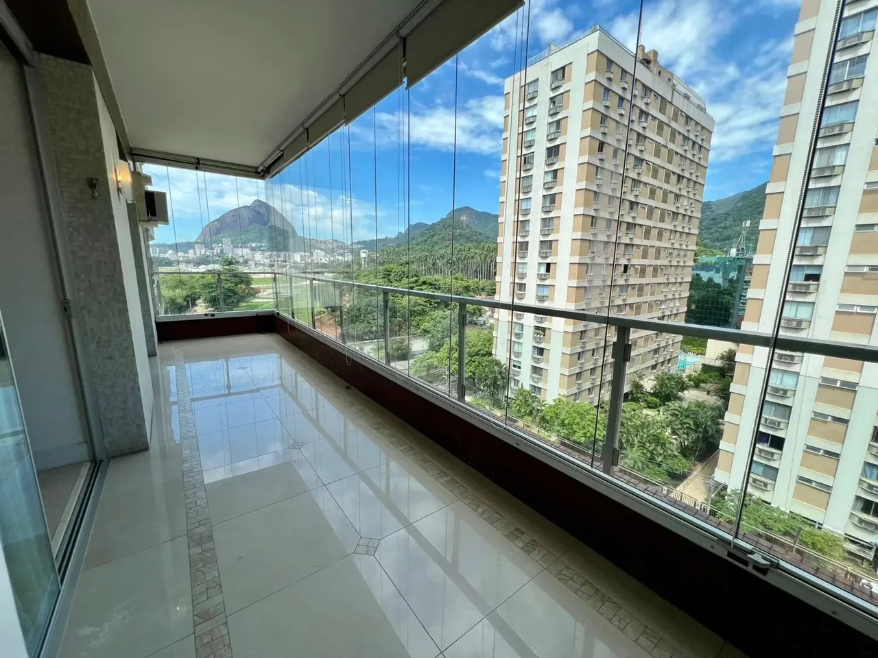 Apartamento com vista Jockey e Cristo, junto ao Clube Piraquê, 2 qtos(1 suite), 2 vagas es