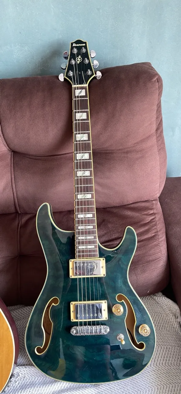 Guitarra semi-acústica
