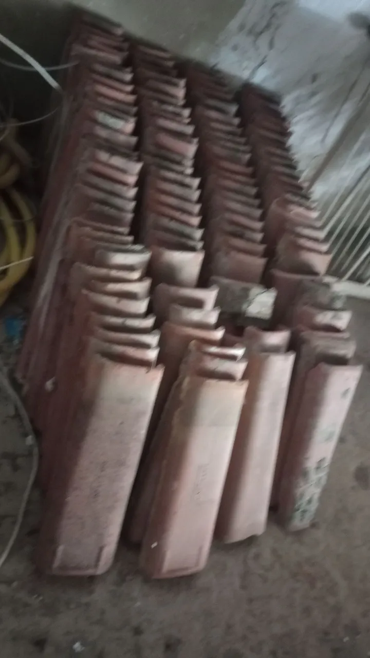 Telhas de barro 1.00cada
