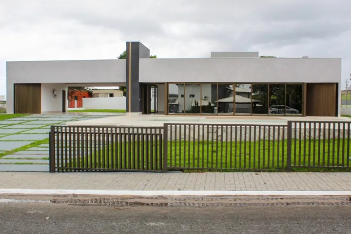 CASA TÉRREA NO COND. PORTAL DAS ÁGUAS - LAGO DO MANSO