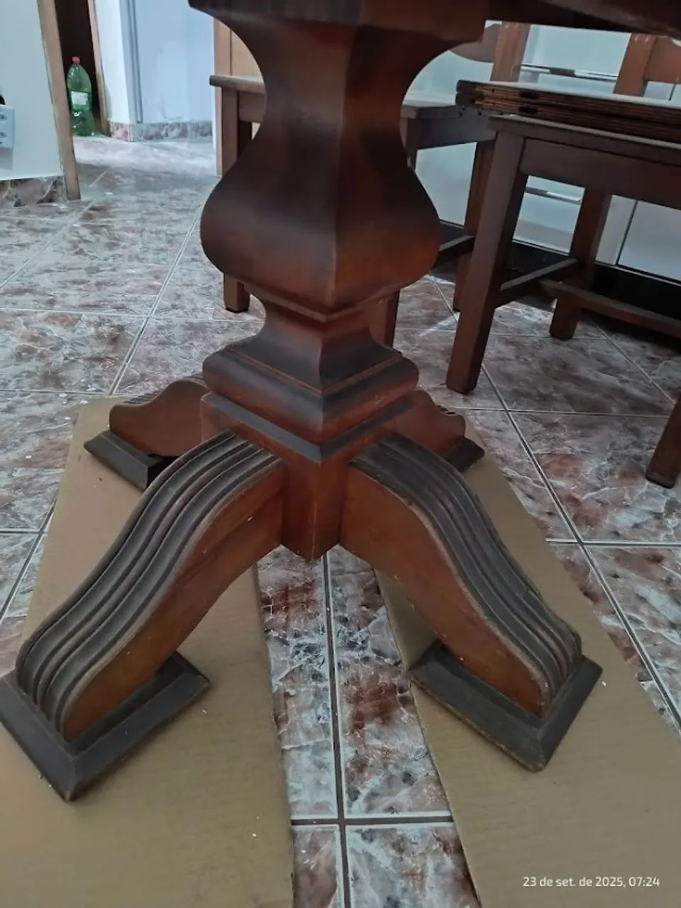 Conjunto Mesa de Jantar Redonda 4 Cadeiras Madeira Maciça