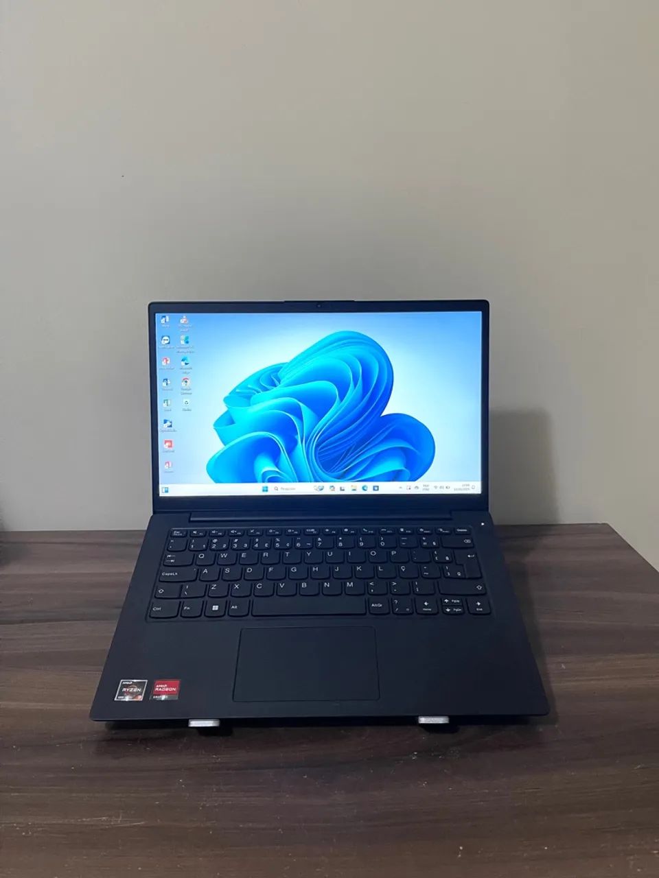 NOTEBOOK LENOVO RYZEN 3 5400, 8GB RAM, SSD 256GB (NOVO)