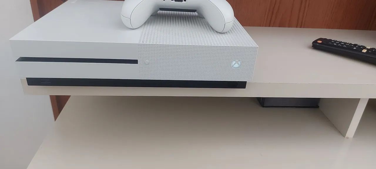 Xbox One S Com 1 Controle Impecável (ENVIO)