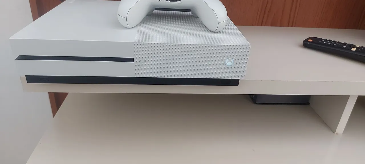 Xbox One S Com 1 Controle Impecável (ENVIO)