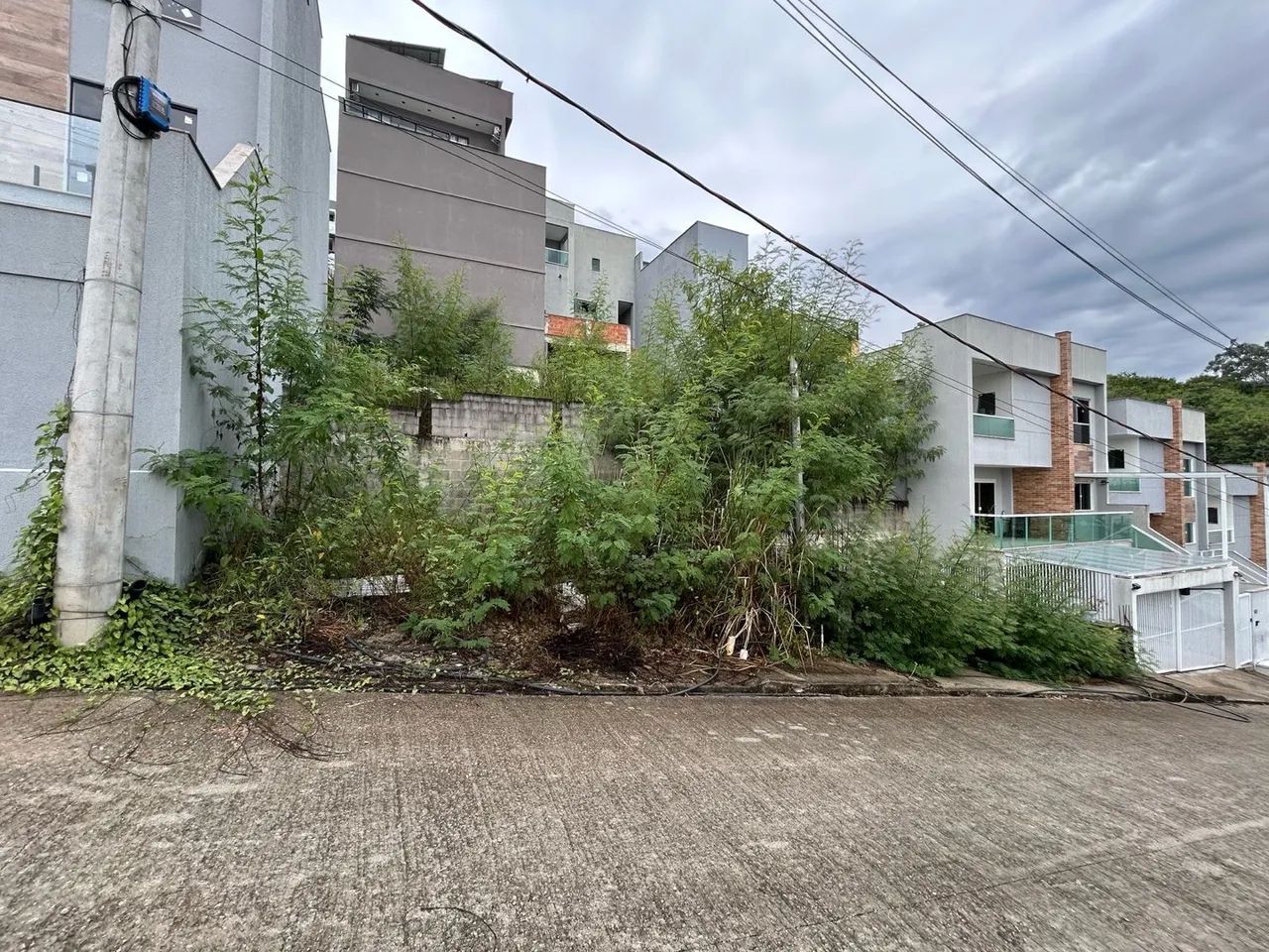 Terreno no condomínio pedreira 