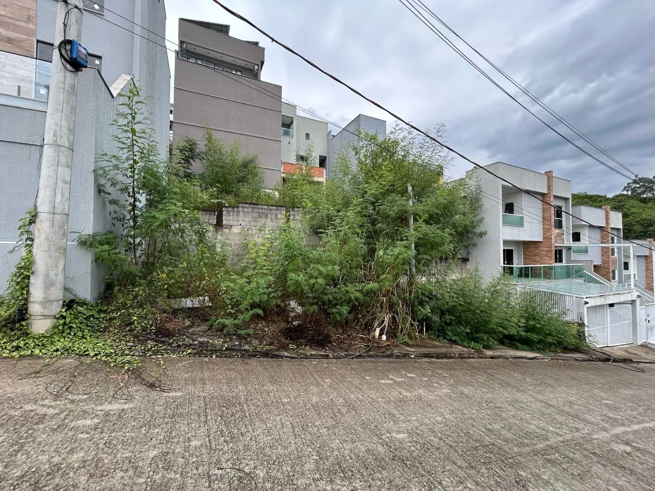 Terreno no condomínio pedreira