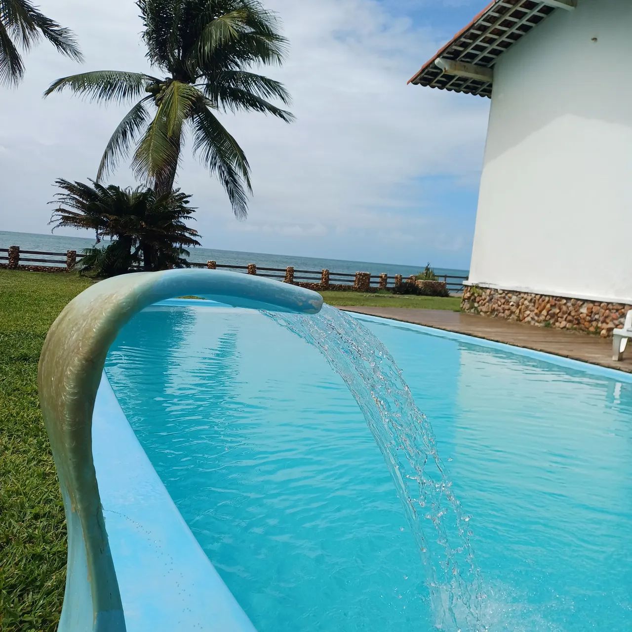 CASA BEIRA-MAR COM PISCINA - Mobiliada - Locações Temporárias  - Foto 2