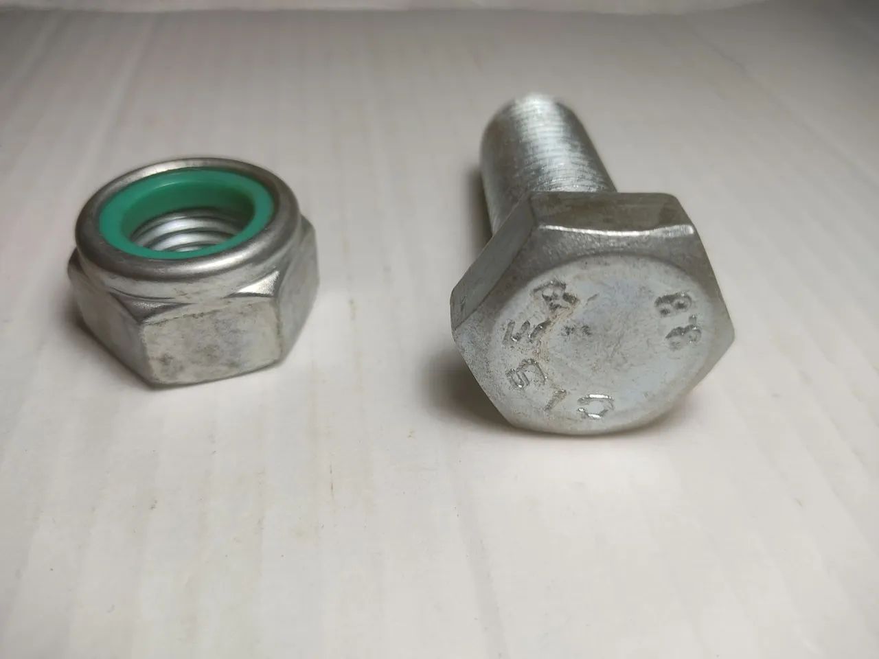 Parafuso sextavado galvanizado 3/4 x 2"  + Porca sextavada Parlock 3/4" - 10 fpp galvaniz. - Foto 4