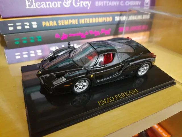 Miniatura Ferrari Enzo (1:43)