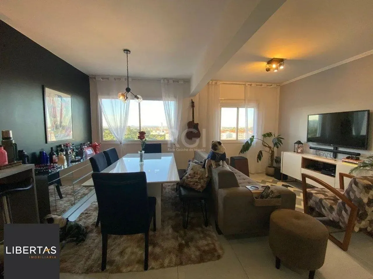 Apartamento para Venda - 65m², 2 dormitórios, sendo 1 suites, 1 vaga - Humaitá