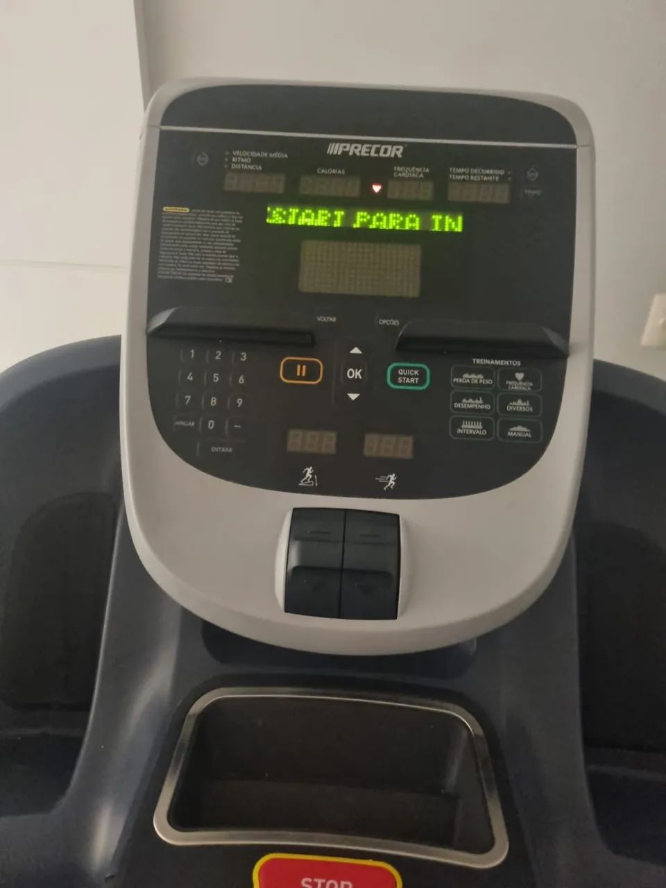 Esteira precor profissional 