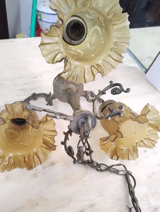 Lustre antigo de bronze  - Foto 3