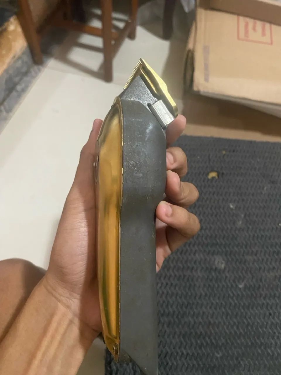 Máquina de Cortar Cabelo Profissional Dourada - Foto 4