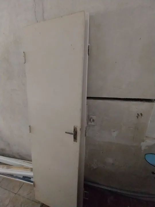 Porta branca de madeira usada - Foto 5