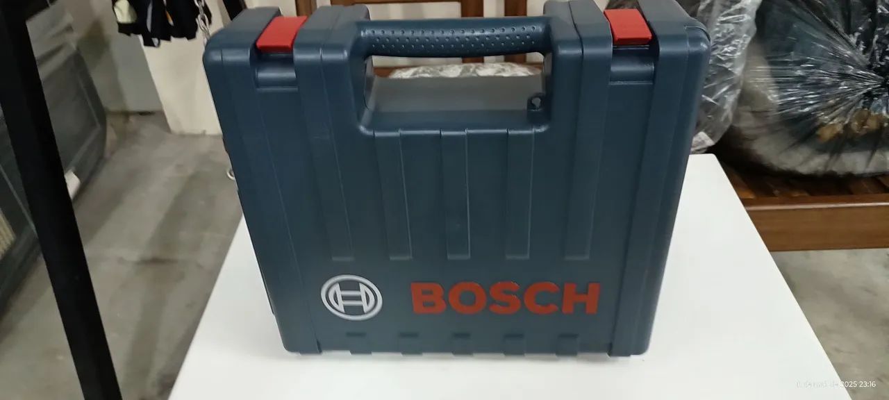 Furadeira e Martelete Bosch GBH 2-24 D - Foto 3