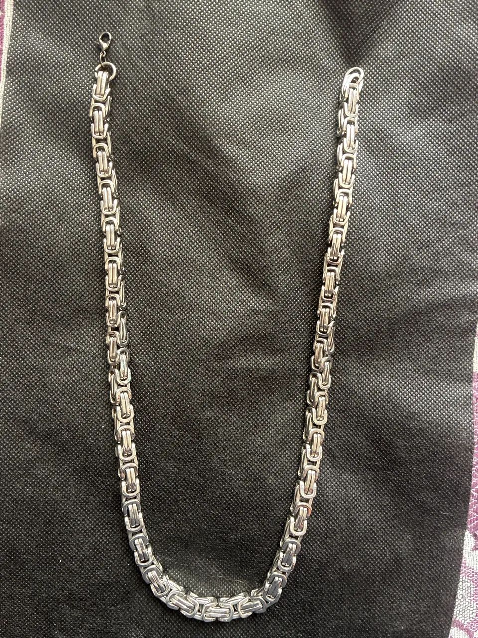 Cordão de aço