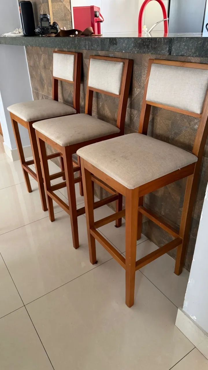 Banquetas de madeira 