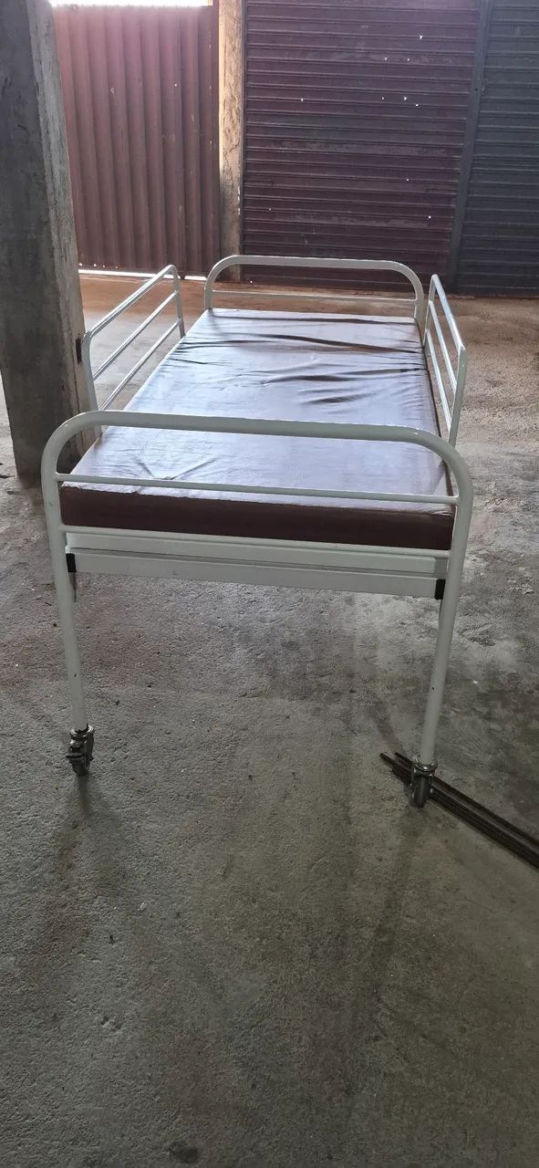 Cama hospitalar com colchão.  - Foto 4