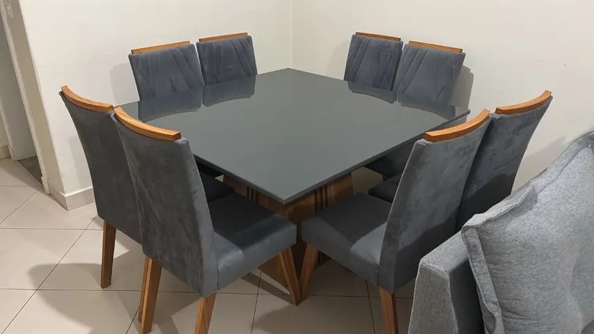 Mesa de jantar 8 lugares semi-nova