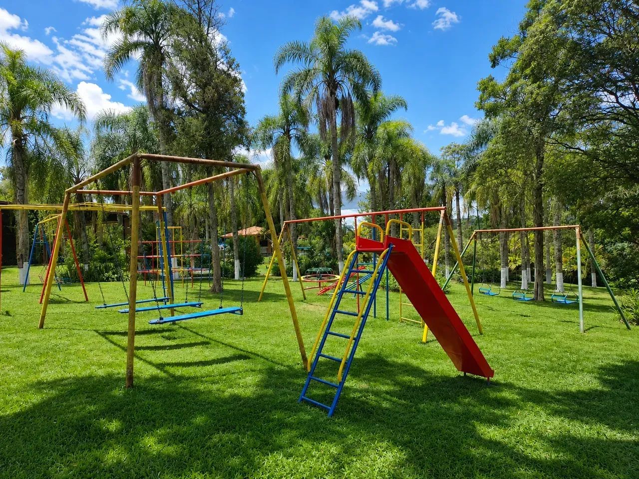 Sítio em Ibiúna, Piscina com Escorregador, campo de futebol e Muito Lazer! - Foto 4