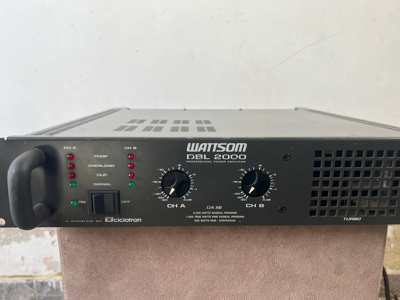 Amplificador Wattsom DBL 2000 Ótimo estado  - Foto 2