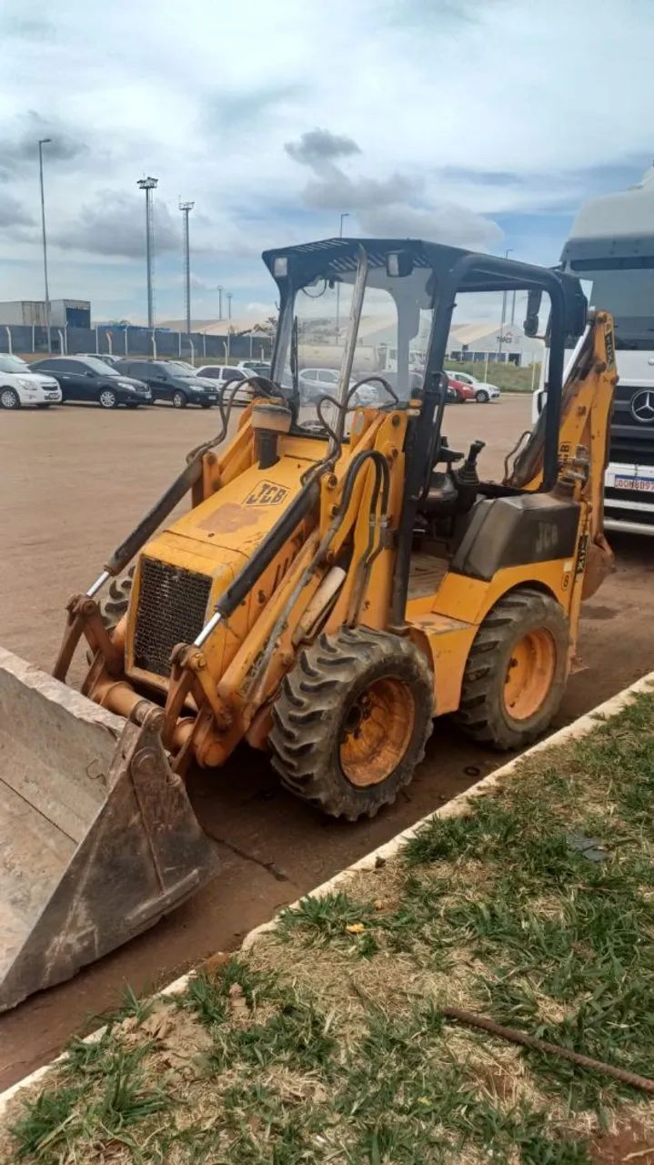 Mini retroescavadeira  - Foto 2