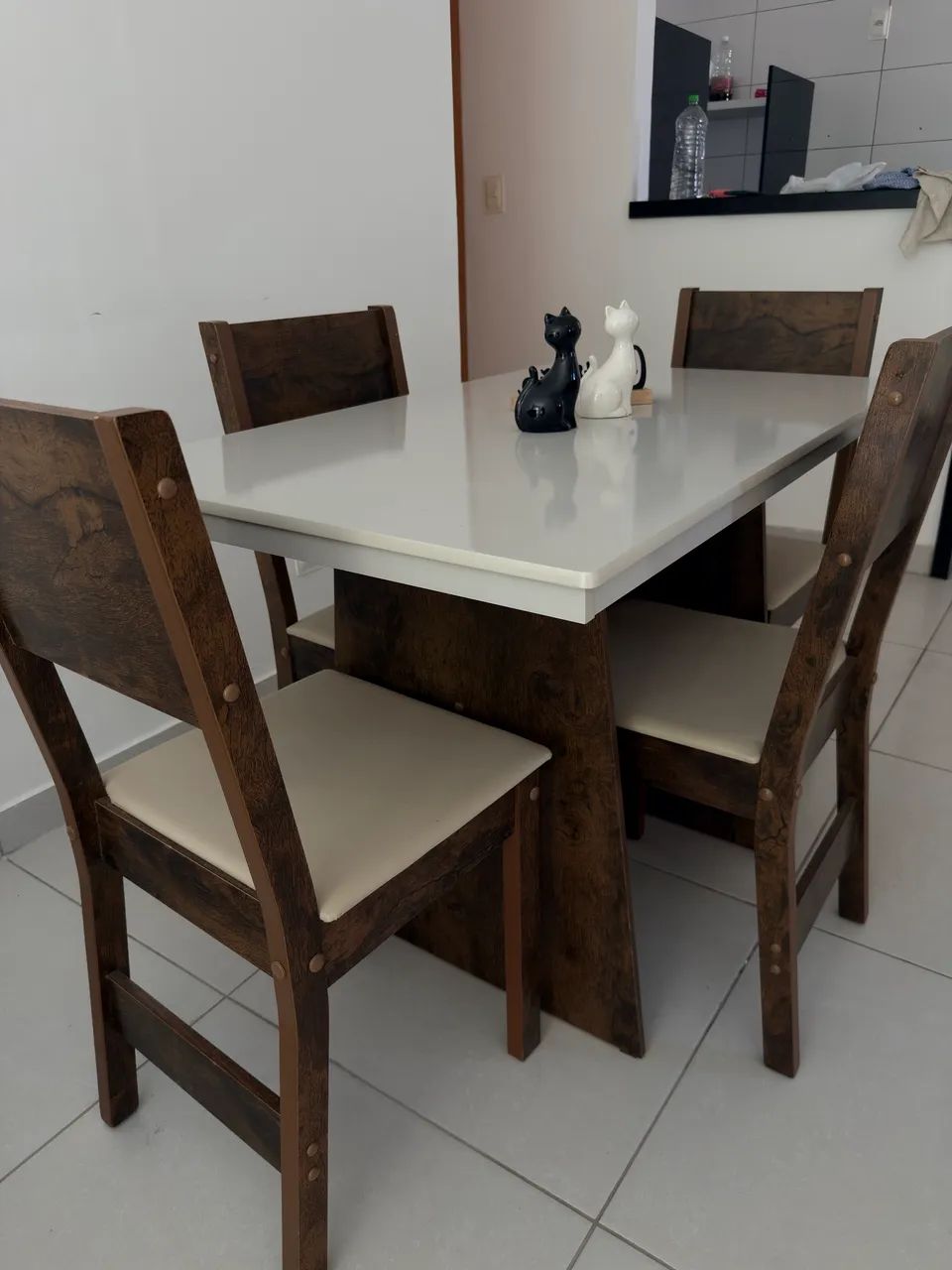Mesa de jantar com 4 cadeiras  - Foto 2