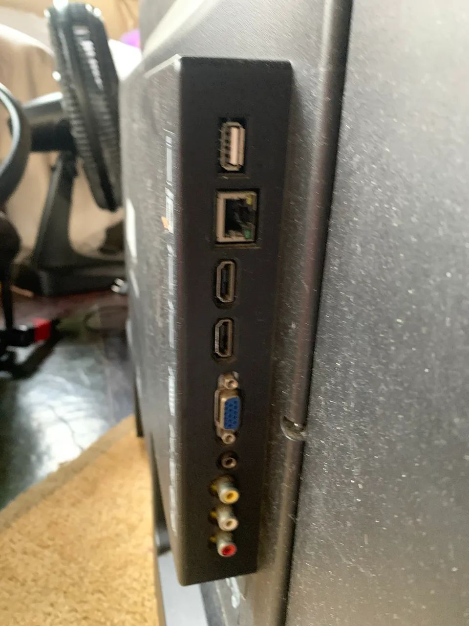 Tv led cce pn 39G com tela quebrada - Foto 3