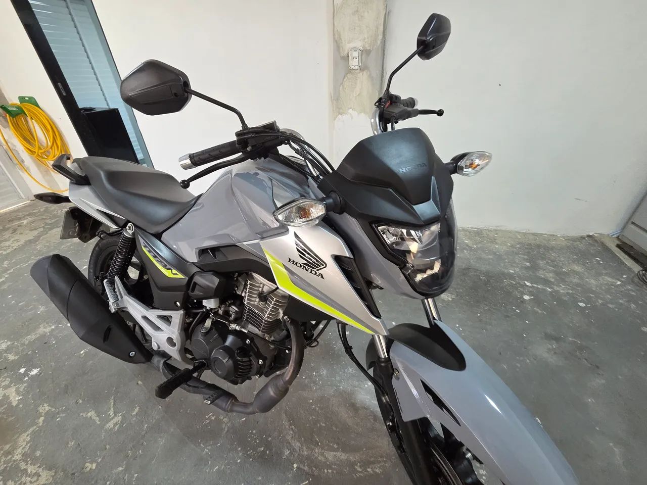 CG 160 em perfeito estado