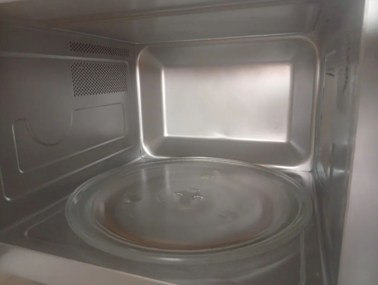 MICRO ONDAS ELECTROLUX 31 LITROS - Foto 2