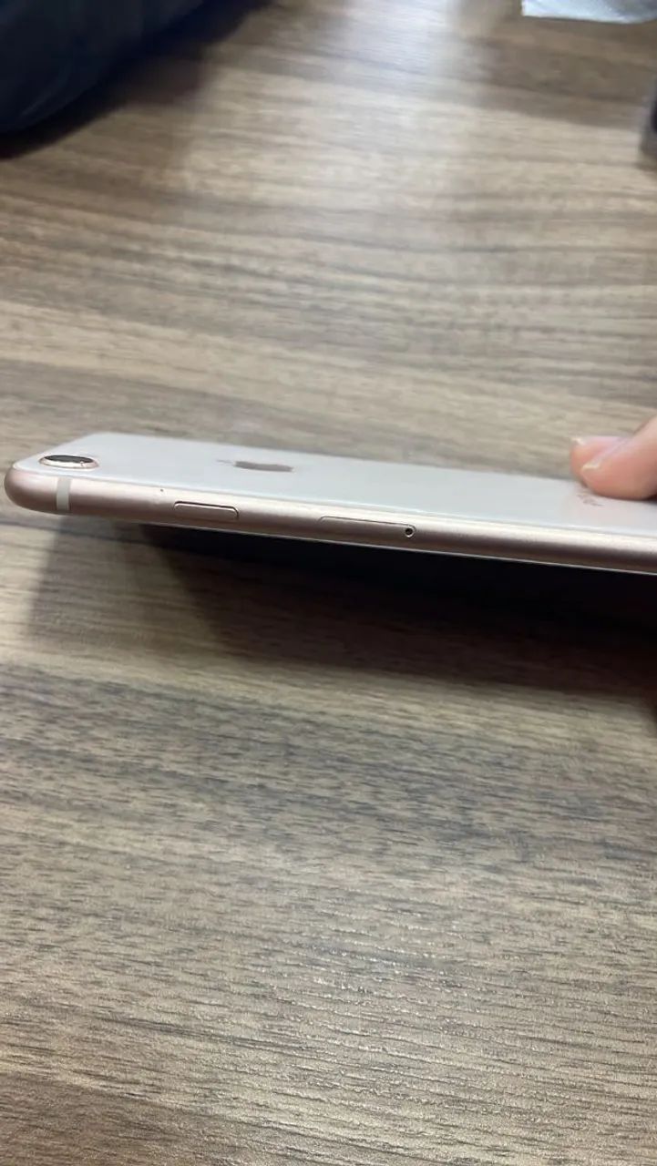 iPhone 8 64GB Dourado + Capinha - Tela Intacta e Touch ID Ok - Foto 3