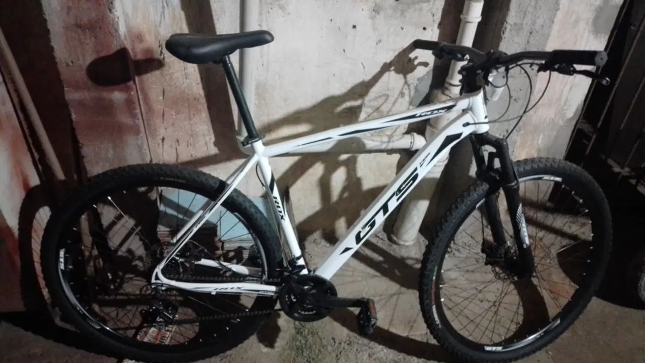 Vendo ou trovo Bike nova aro 29 
