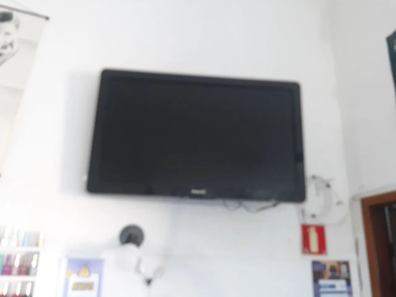 TV Philips  42 polegadas com suporte  de parede  - Foto 3