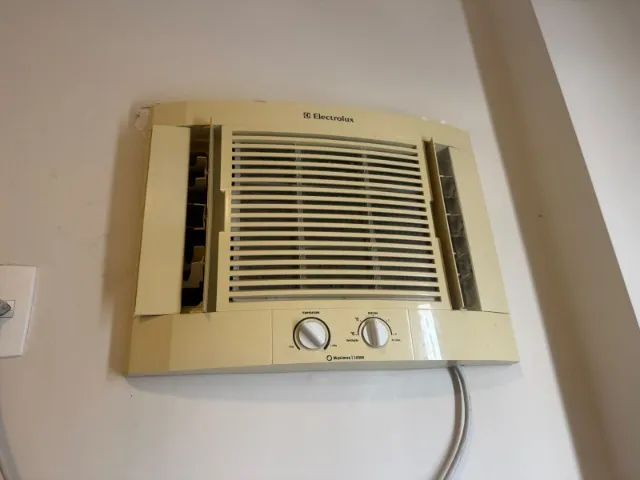 AR CONDICIONADO ELETROLUX JANELA 10000 BTU  - Foto 2