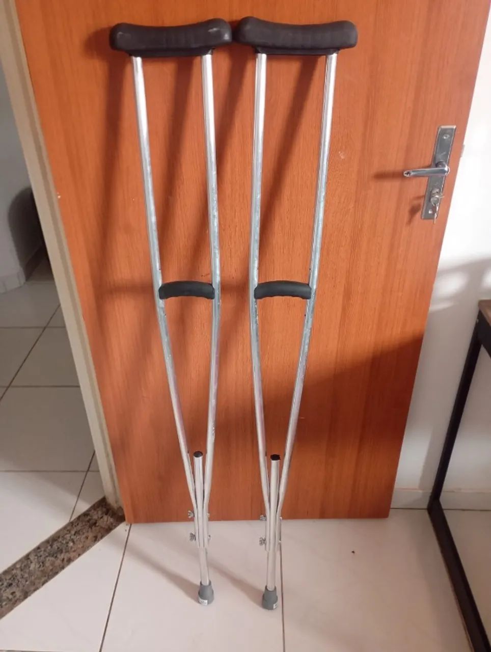 Muletas em aluminio anodizado