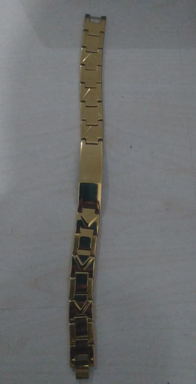 Pulseira Masculina em Aço Dourado