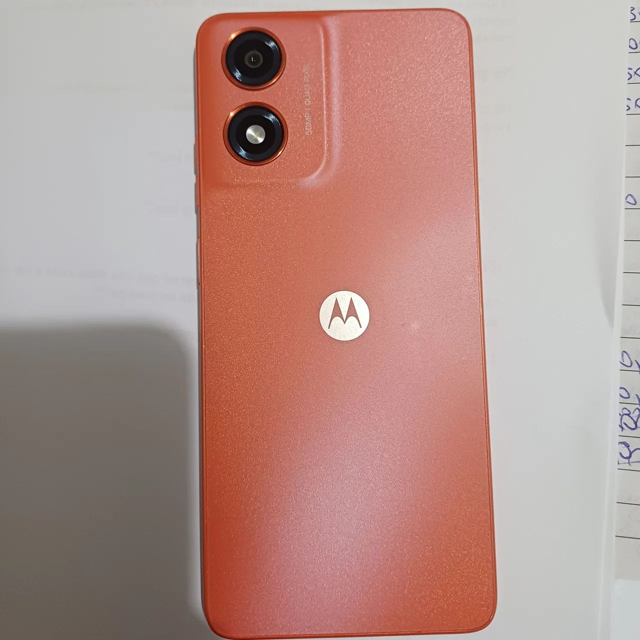 Celular na caixa motorola G04s  