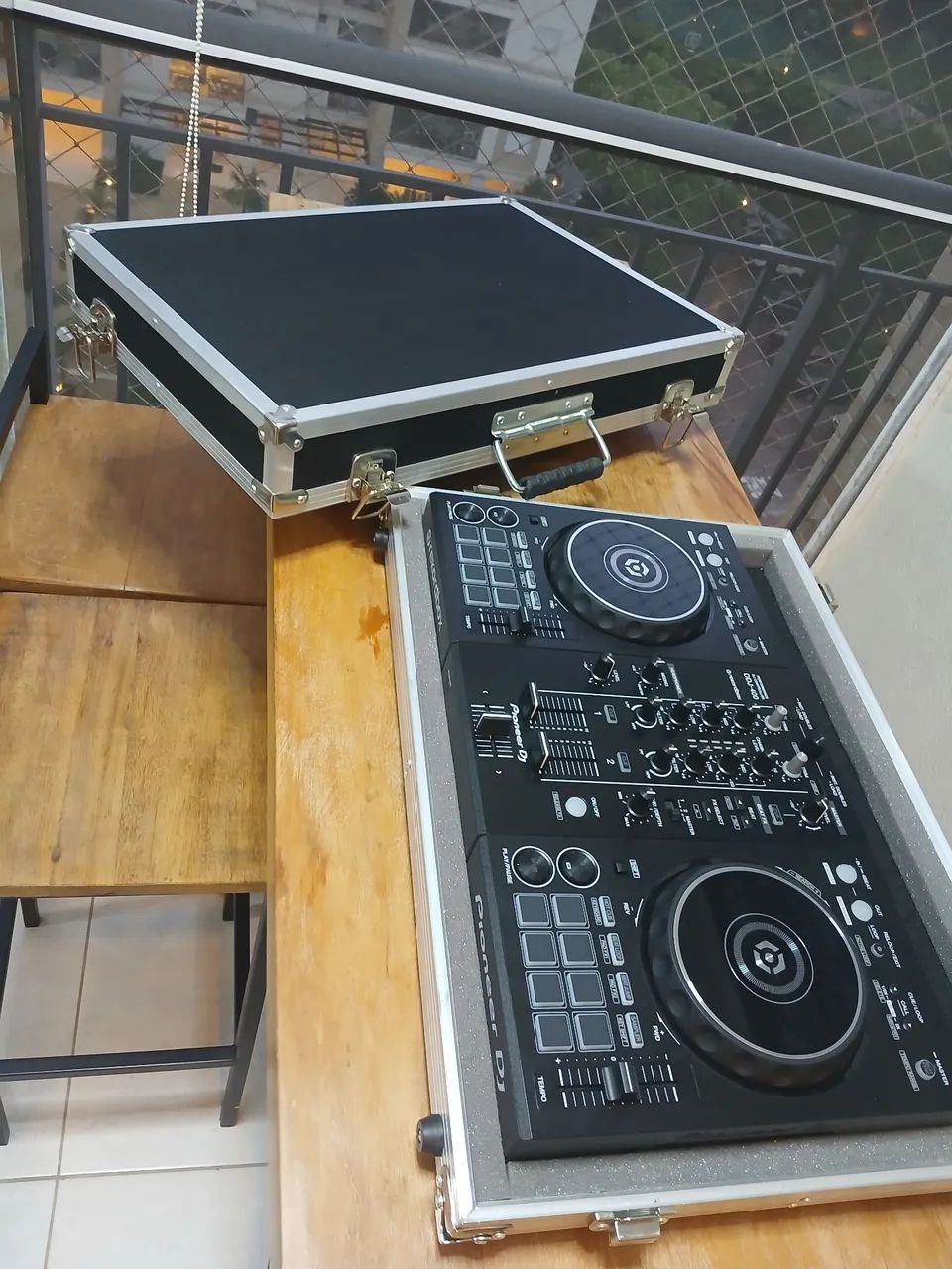 Ddj400 com case novos! - Foto 4