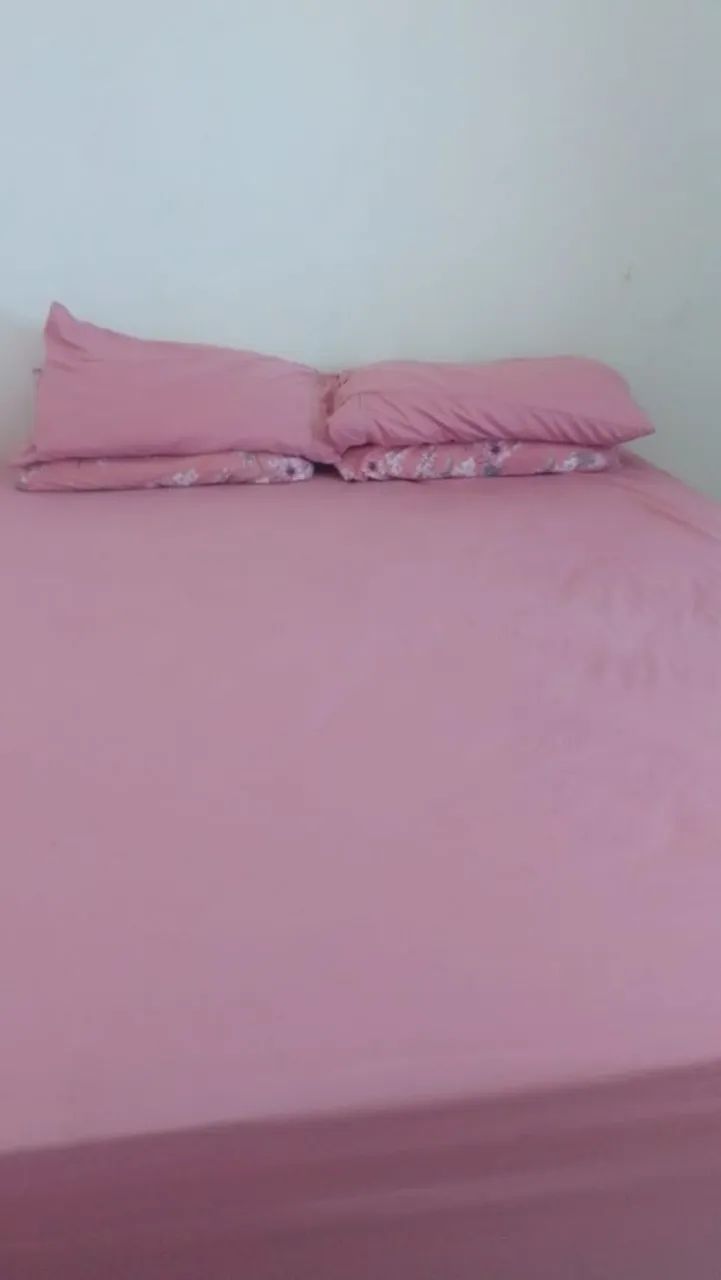 Alugo quarto mobiliado  p/ mulheres 