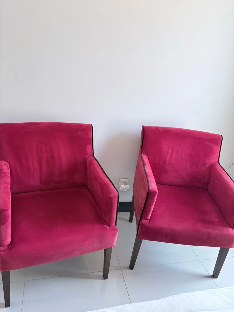 2 Poltronas cor vermelha em veludo decorativo!