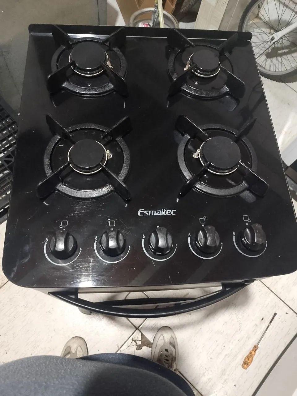Fogão Esmaltec de 4 bocas preto com tampo de vidro  - Foto 3