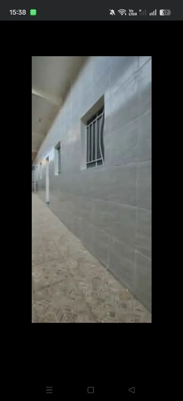 Prédio com ponto comercial 