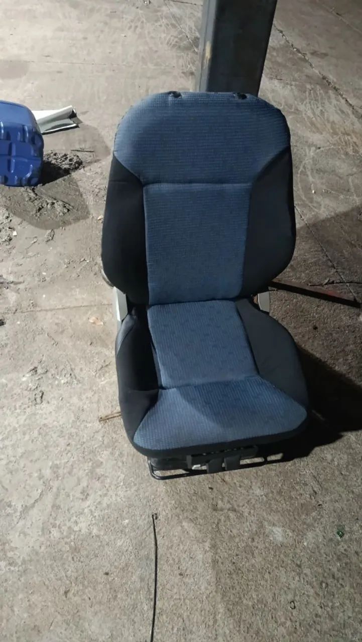 Auxiliar de tapeçaria  - Foto 4