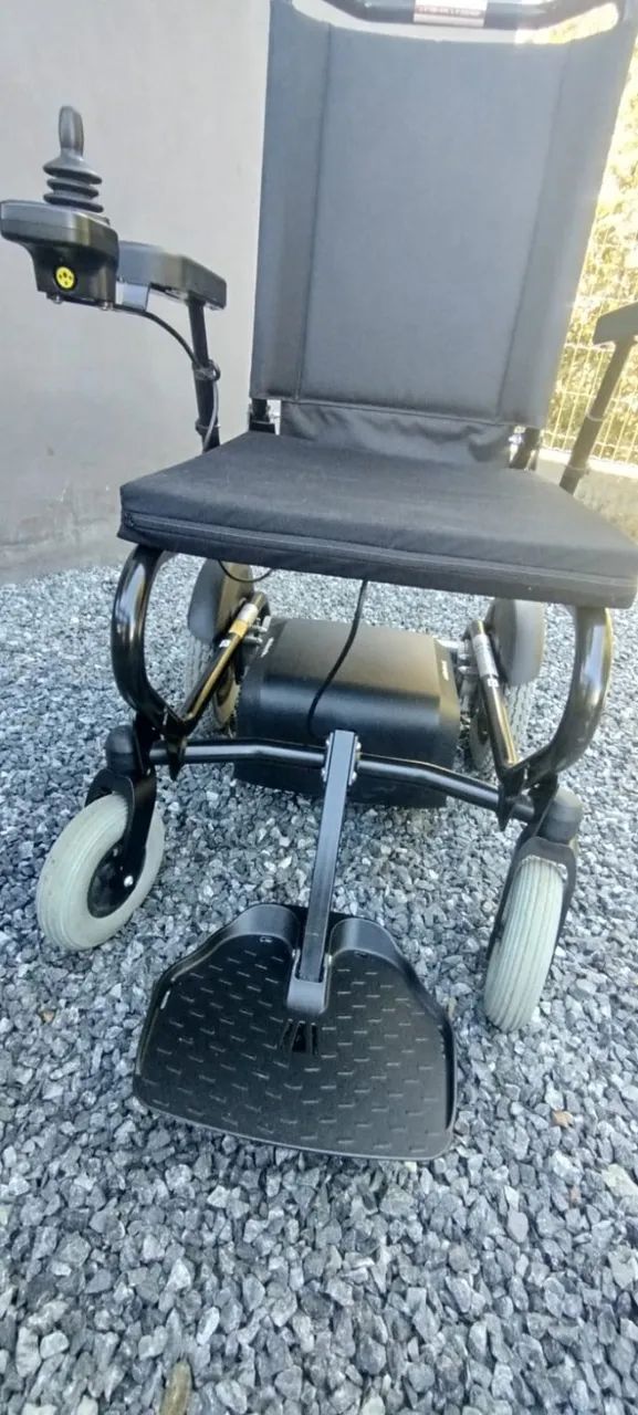 CADEIRA DE RODAS OTTOBOCK MOTORIZADA - Foto 4