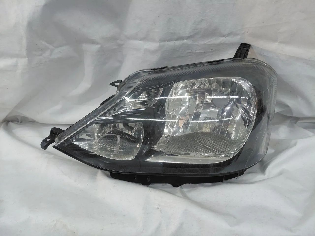 Farol Etios esquerdo Máscara Negra  - Foto 4